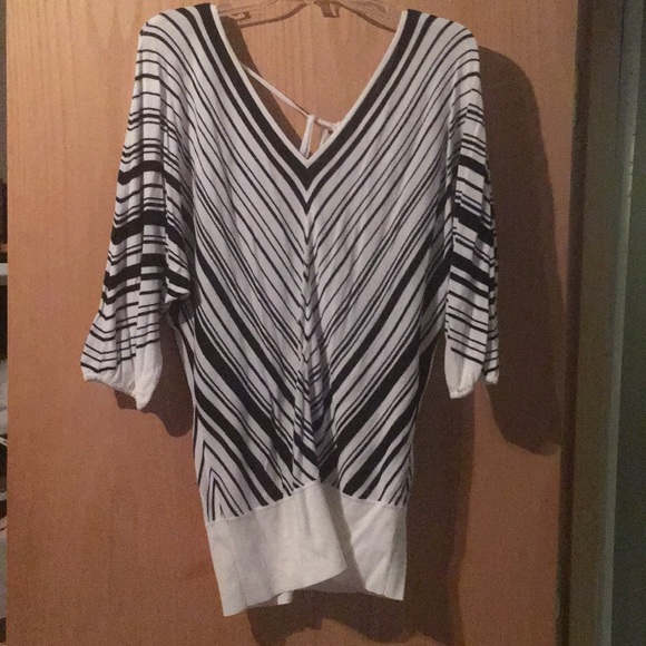 White House Black Market Tops - White House black market tunic size M